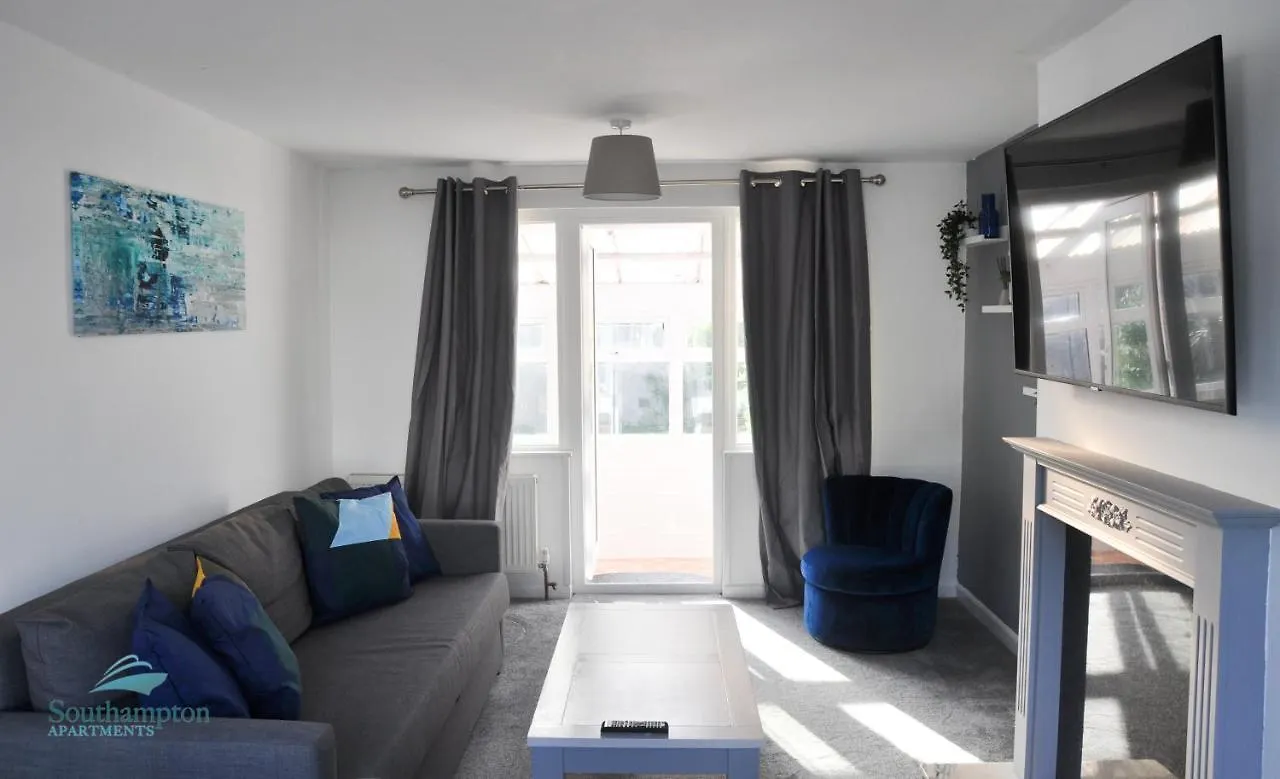 St James House Villa Southampton Holiday home